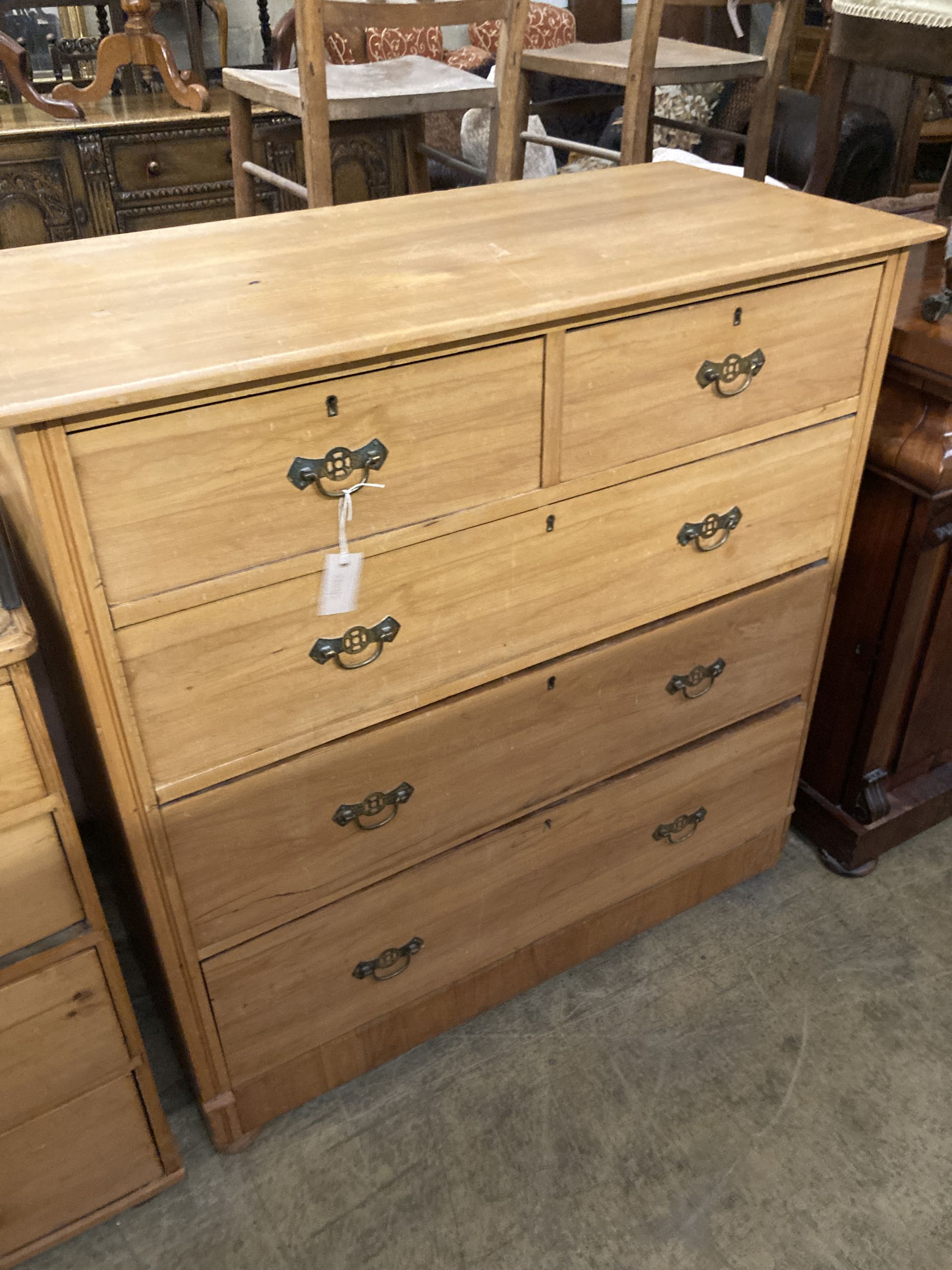 An Edwardian satin walnut chest of drawers, width 106cm, depth 49cm, height 106cm